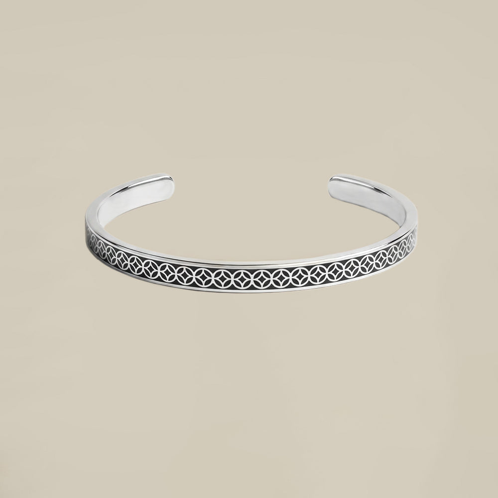 Black Delight Silver Bangle ©