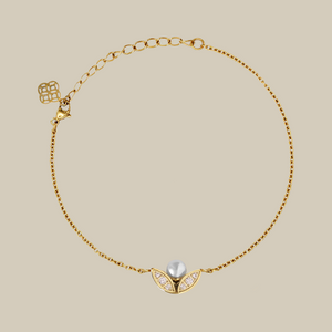 The Pearl Bracelet