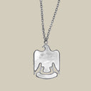 قلادة سيارة الصقر