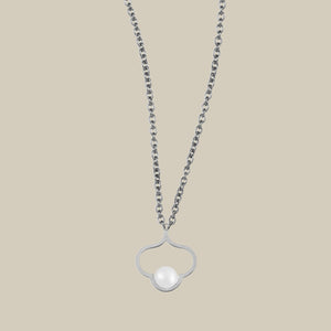 La Vie Elegant W Pearl Pendant