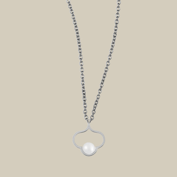 La Vie Elegant W Pearl Pendant