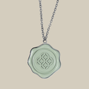 قلادة سيارة مغلقة