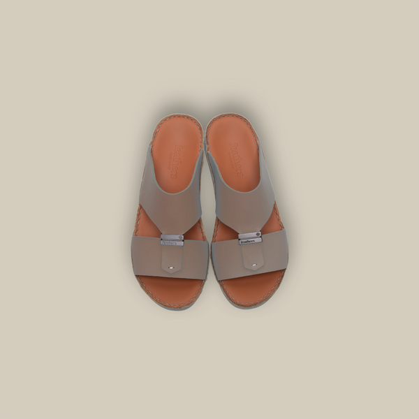 صندل ذو مشبك مزدوج مغلق