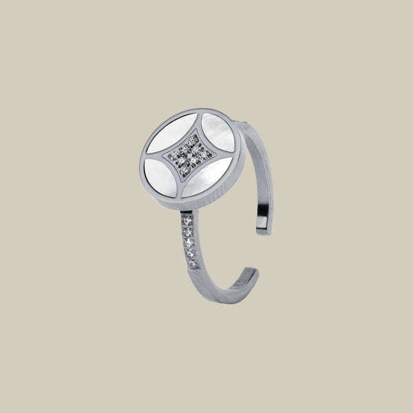 Thuraya Heart Ring
