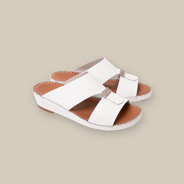 صندل ذو مشبك مزدوج مغلق