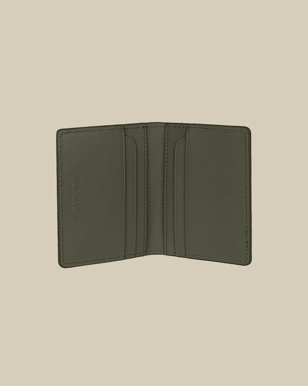 محفظة المحارب الصغيرة المربعة