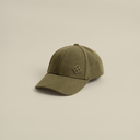 قبعة بشعار معدني