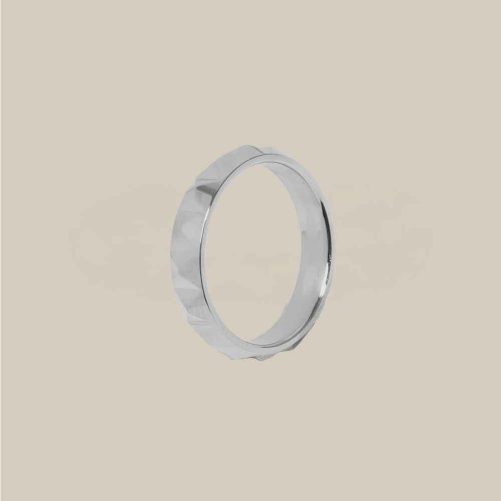 Pyramid Ring