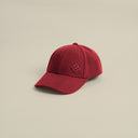 قبعة بشعار معدني