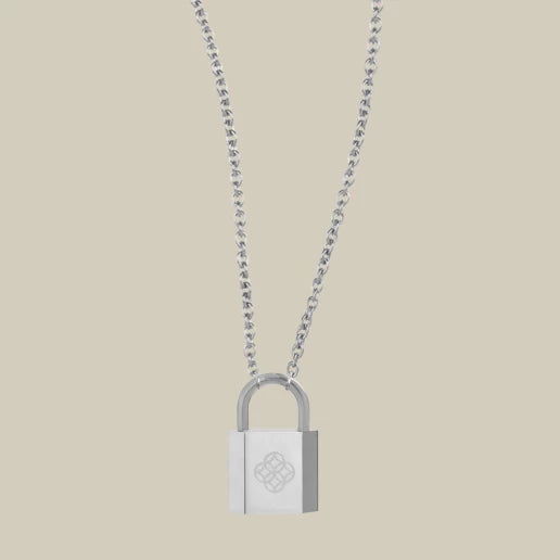 قلادة سيارة تريزور