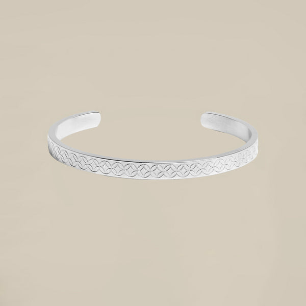 Ultra Delight silver bangle ©