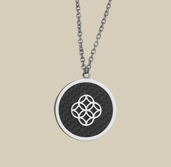 قلادة سيارة السباق